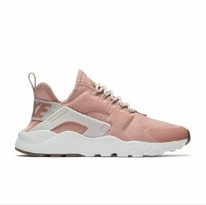 Pink Nike Huarache Run Brand New in box 9.5